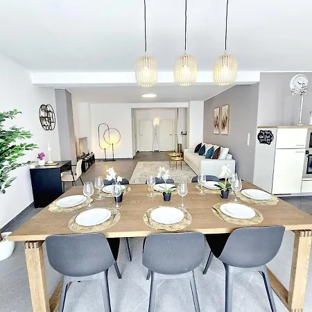 Bright 2br W Terrace&parking Spaces