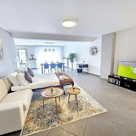Bright 2br W Terrace&parking Spaces *
