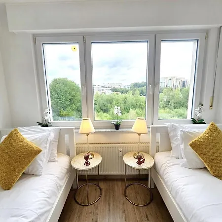 Apartman Bright 2br W Terrace&parking Spaces